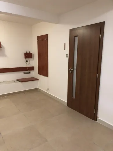 Na prenájom komerčné, 77 m², Košice-Juh, Topoľova
