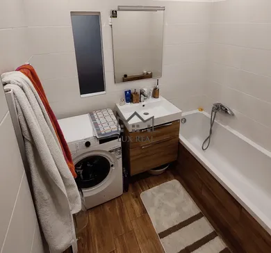 Na prenájom 3-izbový byt, 70 m², Bratislava-Nové Mesto, Mikovíniho
