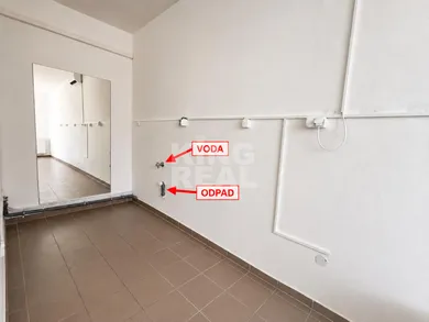 Na prenájom komerčné, 45 m², Šurany, KOMENSKÉHO 3