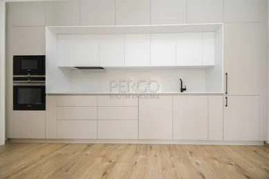 Na prenájom 4-izbový byt, 220 m², Bratislava-Staré Mesto, Gorkého