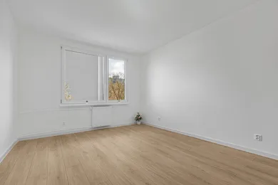 Na predaj 3-izbový byt, 70 m², Bratislava-Ružinov, Súmračná
