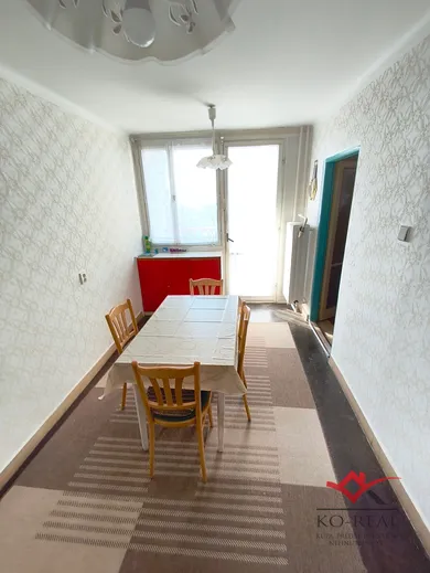 Na predaj 3-izbový byt, 71 m², Nové Mesto nad Váhom, Karpatská