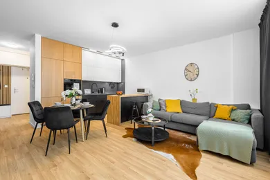 Byty na prenájom 3-izbový, Bratislava-Nové Mesto · €1 000