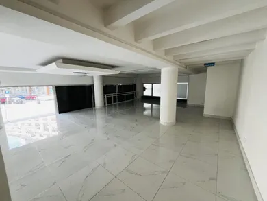 Na prenájom komerčné v Bratislava-Staré Mesto · €2 800 · Dokončené