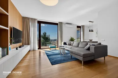 Na predaj 5-izbový byt, 151 m², Bratislava-Nové Mesto