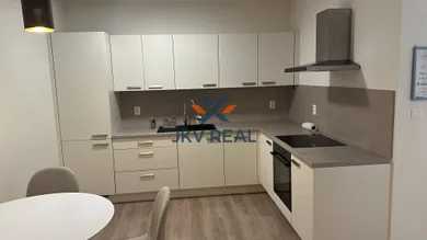Na prenájom 2-izbový byt, 51 m², Bratislava-Lamač, Jána Langoša