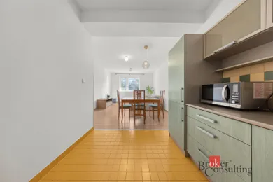 Na predaj 2-izbový byt, 71 m², Bratislava-Petržalka, Budatínska