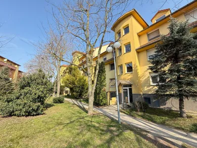 Na prenájom 2-izbový byt, 59 m², Dunajská Streda, Záhradnícka