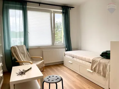 Byty na prenájom 1-izbový, Banská Bystrica · €350