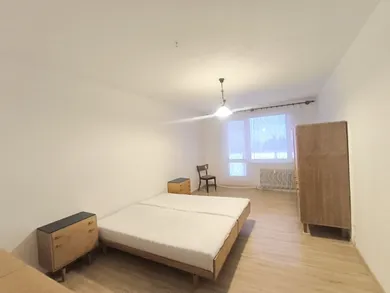 Na prenájom 2-izbový byt, 64 m², Závadka nad Hronom