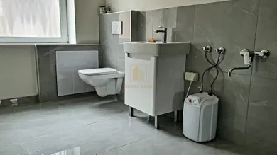 Na prenájom objekt, 156 m², Nové Mesto nad Váhom, Banská