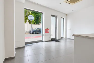 Komerčné priestory na prenájom, Bratislava-Staré Mesto · €600