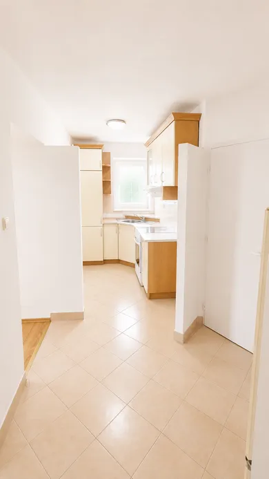 Na predaj 3-izbový byt, 63 m², Humenné, Kukorelliho