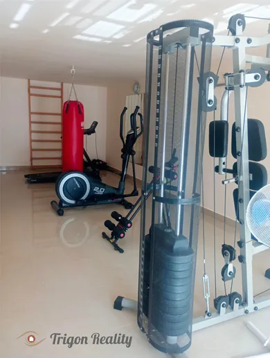 Na predaj 6-izbový dom, 130 m², Komárno, Ružová ul.