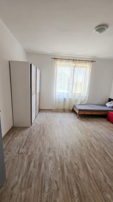 Na prenájom 3-izbový byt, 85 m², Šintava, Nitrianska