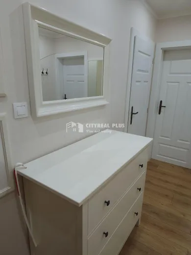 Na prenájom 3-izbový byt, 64 m², Nové Zámky, Cyrilometódska