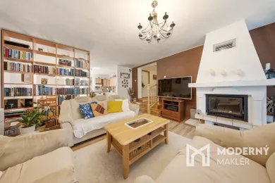 Na predaj dom, 240 m², Hlohovec, Šomodská ulica