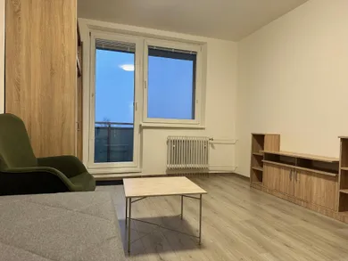 Byty na prenájom 1-izbový, Bratislava-Rača · €420
