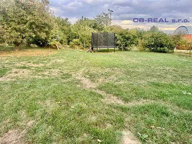Na predaj pozemok, 993 m², Váhovce, vedlajšia