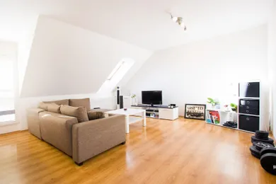 Na prenájom 1-izbový byt, 37 m², Šamorín, Školská