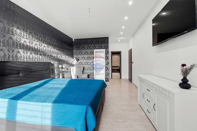 Na predaj 5-izbový dom, 303 m², Bučany