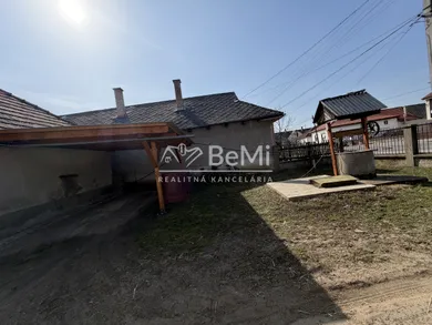 Na predaj 1-izbový dom, 500 m²