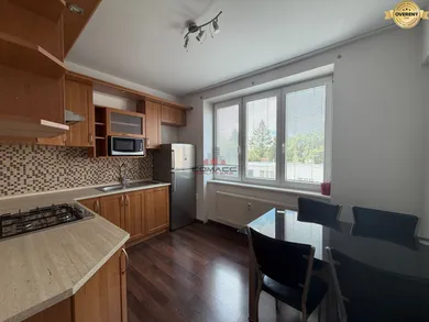 Na predaj 3-izbový byt, 77 m², Piešťany, Royova