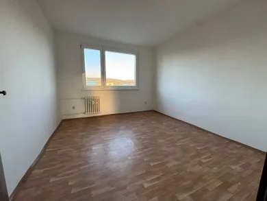 Na predaj 4-izbový byt, 75 m², Bratislava-Dúbravka, Dúbravka