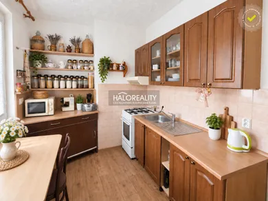 Na predaj 2-izbový byt, 58 m², Handlová, Prievidzská