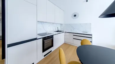 Na prenájom 2-izbový byt, 50 m², Bratislava-Petržalka