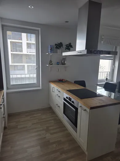 Na predaj 2-izbový byt, 53 m², Bratislava-Petržalka, Žltá