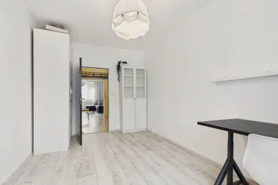 Na prenájom 3-izbový byt, 72 m², Bratislava-Petržalka, Gessayova