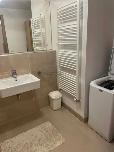 Na prenájom 3-izbový byt, 66 m², Bratislava-Petržalka, Bosákova