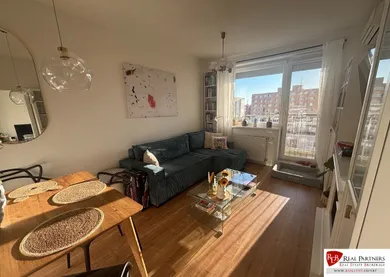 Mieszkania na wynajem, 3-pokojowe, Bratislava-Petržalka · €920