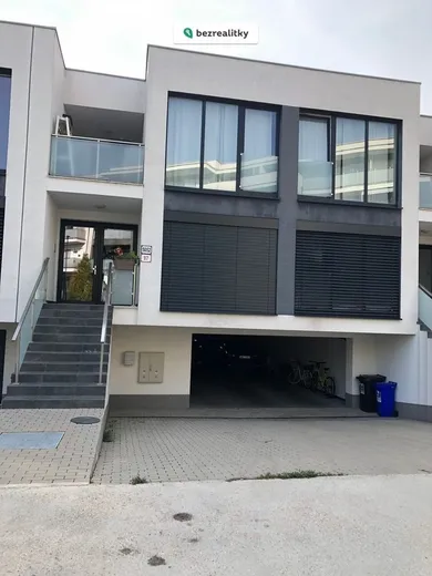 Na prenájom 2-izbový byt, 52 m², Dunajská Lužná