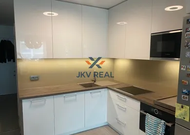 Byty na prenájom 2-izbový, Bratislava-Nové Mesto · €1 200