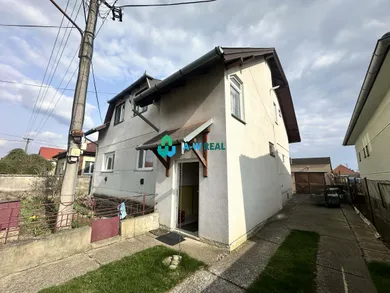 Domy na sprzedaż, 8-pokojowe, Šamorín · €435 000