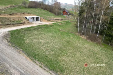 Na predaj pozemok, 120 m², Lúky