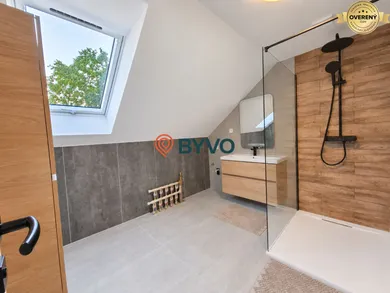 Na prenájom 3-izbový dom, 85 m², Bratislava-Vajnory, Stredná