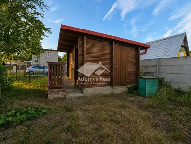Na predaj pozemok, 400 m², Valaliky