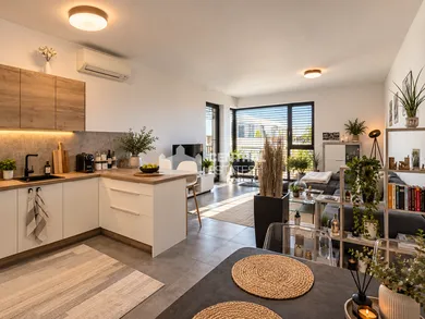 Na prenájom 4-izbový byt, 107 m², Bratislava-Nové Mesto, Pod Vtáčnikom
