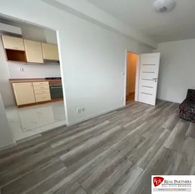Na predaj 1-izbový byt, 35 m², Bratislava-Podunajské Biskupice