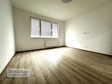 Na prenájom 2-izbový byt, 50 m², Bratislava-Rača, Pri Šajbách