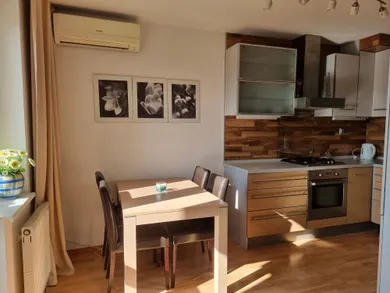 Mieszkania na wynajem, 4-pokojowe, Nitra · €850