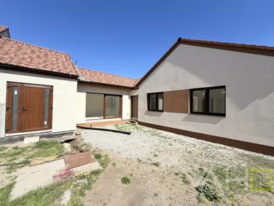 Domy na sprzedaż, 5-pokojowe, Trnava · €295 000