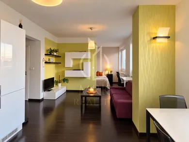Na predaj 2-izbový byt, 41 m², Bratislava-Petržalka, Záporožská