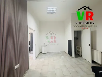 Комерційні приміщення в оренду, Nitra · €450