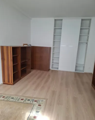 Na prenájom 1-izbový byt, 39 m², Bratislava-Rača, Kadnárova
