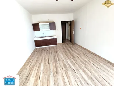 Квартири в оренду, 1-кімнатні, Nové Zámky · €300