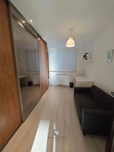 Na prenájom 3-izbový byt, 74 m², Bratislava-Petržalka, Pečnianska